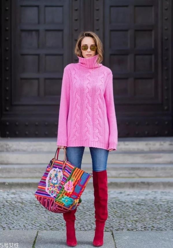 长靴配什么衣服好看 冬天女生长靴怎么搭配衣服