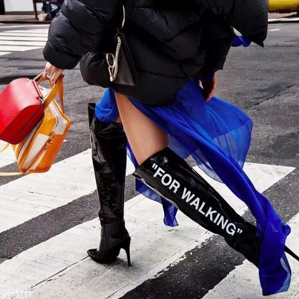 长靴配什么衣服好看 冬天女生长靴怎么搭配衣服