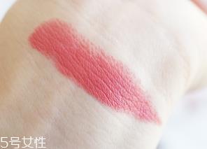 斩男色口红适合的肤色 3款必备斩男蜜桃唇