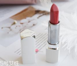 斩男色口红适合的肤色 3款必备斩男蜜桃唇