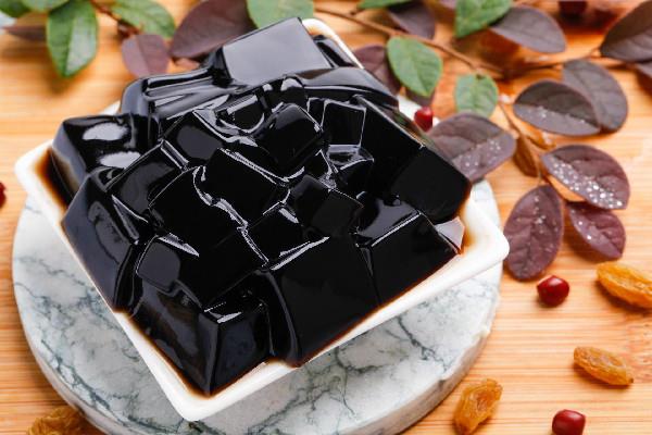 龟苓膏是什么东西 龟苓膏是烧仙草吗 龟苓膏是什么东西 龟苓膏是烧仙草吗