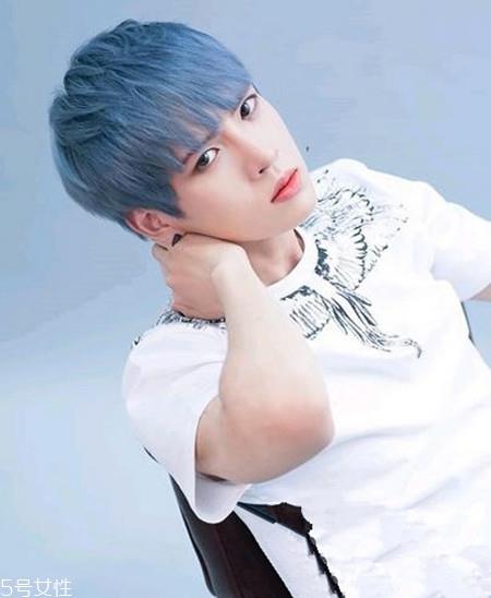 男生夏天适合染什么颜色的头发 男士染发颜色大全 男生夏天适合染什么颜色的头发 男士染发颜色大全