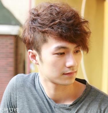 男生夏天适合染什么颜色的头发 男士染发颜色大全 男生夏天适合染什么颜色的头发 男士染发颜色大全