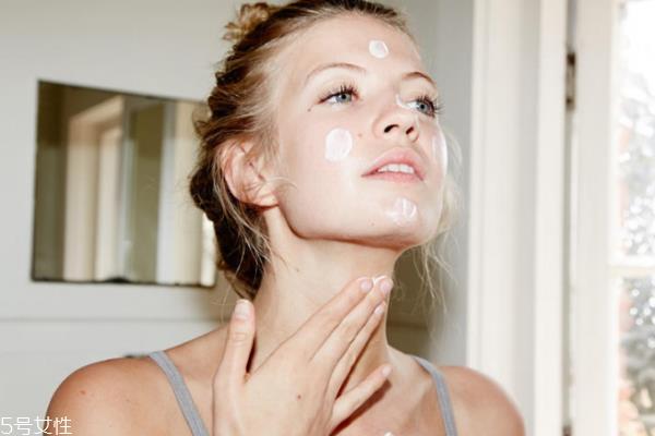 秋季怎样挑面膜 4步轻松应对肌肤狂躁 秋季怎样挑面膜 4步轻松应对肌肤狂躁