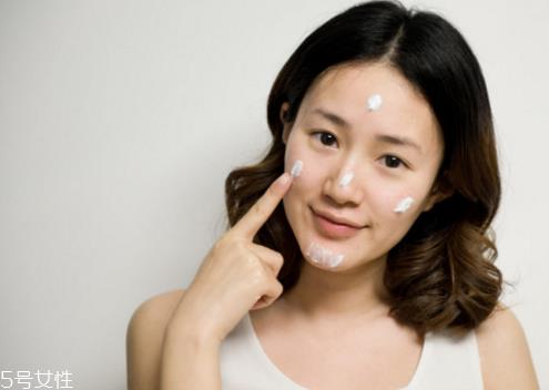 日本保湿又补水的乳液有哪些 款款都值得回购 日本保湿又补水的乳液有哪些 款款都值得回购