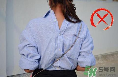 衬衫反着穿好看吗 衬衫反穿图片 衬衫反着穿好看吗 衬衫反穿图片