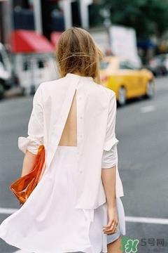 衬衫反着穿好看吗 衬衫反穿图片 衬衫反着穿好看吗 衬衫反穿图片