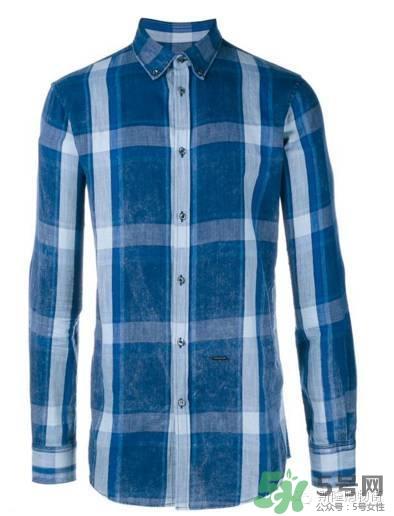 衬衫反着穿好看吗 衬衫反穿图片 衬衫反着穿好看吗 衬衫反穿图片