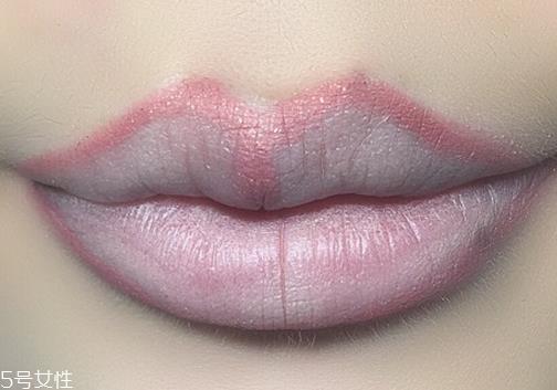 口红到底是沾杯好还是不沾杯好 看个人需求 口红到底是沾杯好还是不沾杯好 看个人需求