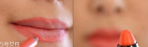 口红到底是沾杯好还是不沾杯好 看个人需求 口红到底是沾杯好还是不沾杯好 看个人需求