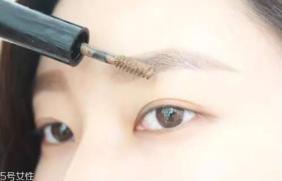 日常妆容的基本步骤 初学者必备日常妆容 日常妆容的基本步骤 初学者必备日常妆容