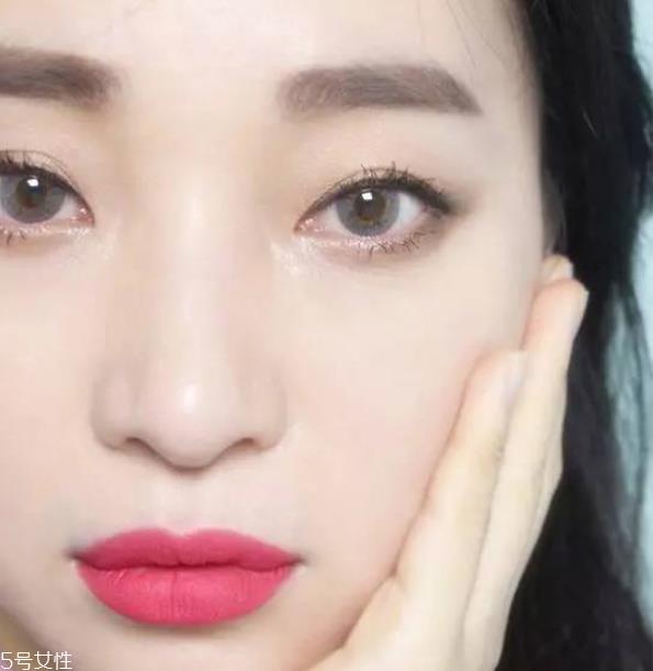 日常妆容的基本步骤 初学者必备日常妆容 日常妆容的基本步骤 初学者必备日常妆容