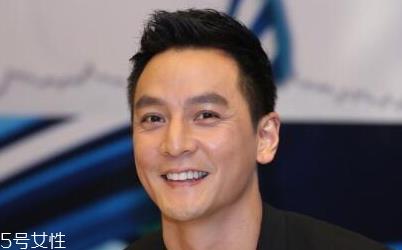 男生熬夜后怎么护肤 你需要3种护肤品