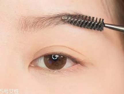 春天妆容怎么画 春季日常眼妆教程 春天妆容怎么画 春季日常眼妆教程