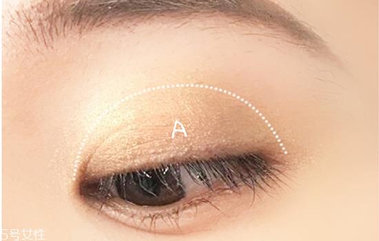 春天妆容怎么画 春季日常眼妆教程 春天妆容怎么画 春季日常眼妆教程