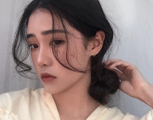 春天妆容怎么画 春季日常眼妆教程 春天妆容怎么画 春季日常眼妆教程