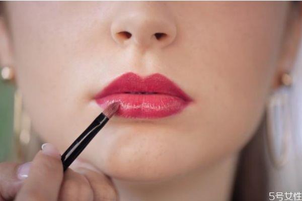 口红是否含铅和汞 口红怎么看成分安不安全