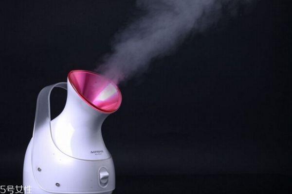 蒸脸器什么季节用最合适 哪些人不适合用蒸脸器 蒸脸器什么季节用最合适 哪些人不适合用蒸脸器
