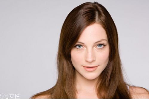 嘴边长痘痘是什么原因 嘴边长痘痘怎么消除