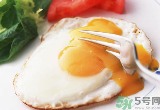 三文鱼可以和鸡蛋一起吃吗?三文鱼能和鸡蛋同吃吗? 三文鱼可以和鸡蛋一起吃吗?三文鱼能和鸡蛋同吃吗?