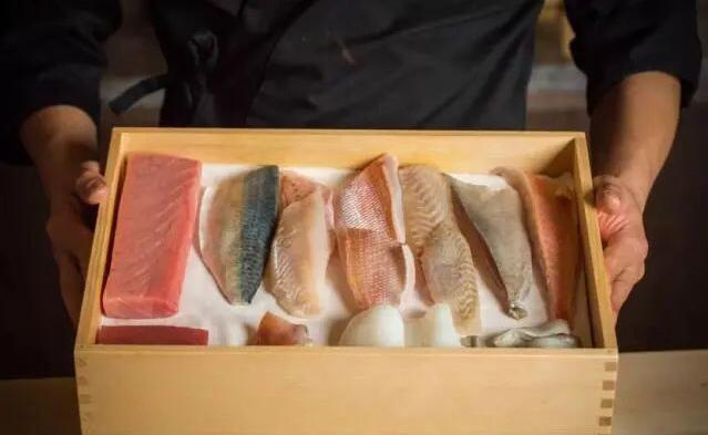 飞行员大战混圈天菜,夜店撩妹策略