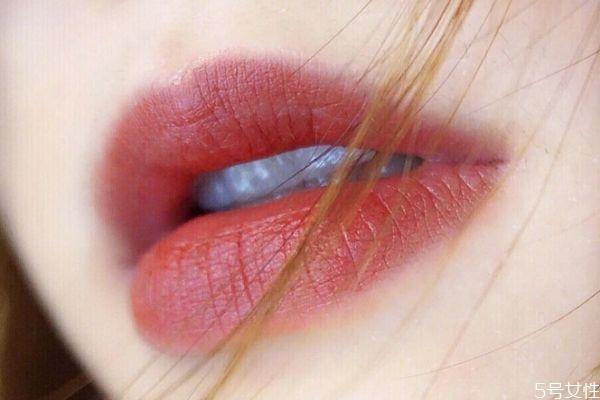 唇部护理怎么做 秋冬季如何护理唇部 唇部护理怎么做 秋冬季如何护理唇部