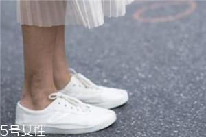 小白鞋多久洗一次?小白鞋的清洗频率 小白鞋多久洗一次?小白鞋的清洗频率