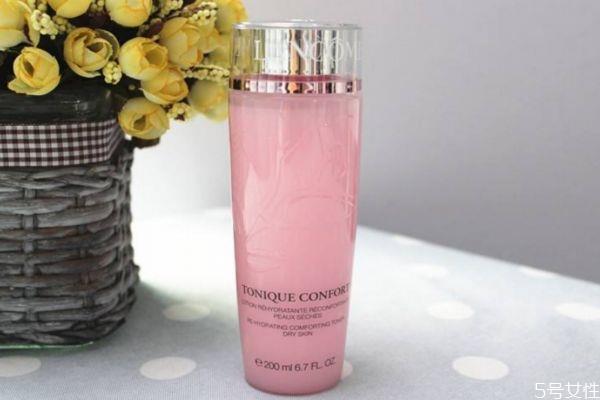 兰蔻粉水适合油皮使用吗 油皮可以使用兰蔻粉水吗 兰蔻粉水适合油皮使用吗 油皮可以使用兰蔻粉水吗