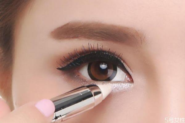 什么是卧蚕呢 卧蚕有什么作用呢 什么是卧蚕呢 卧蚕有什么作用呢