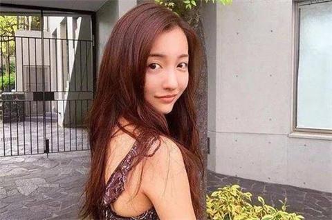 事无巨细