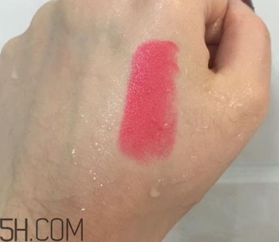 mac和ysl口红哪个好？mac口红和圣罗兰口红对比