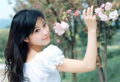 嫌女朋友打游戏菜她生气了怎么哄