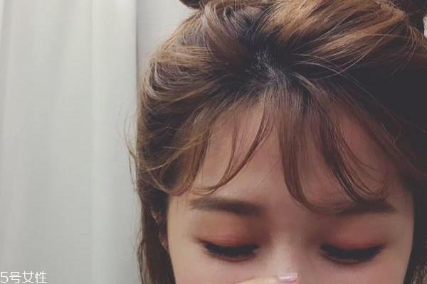 空气刘海应该怎么吹 1分钟吹出正宗韩妞空气刘海