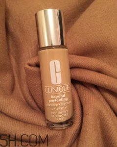 ​倩碧魔妆点点棒哪个色号最白？真人试色