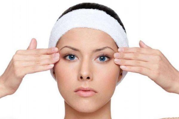 为什么女性容易长皱纹呢 一般女性长皱纹原因有什么呢