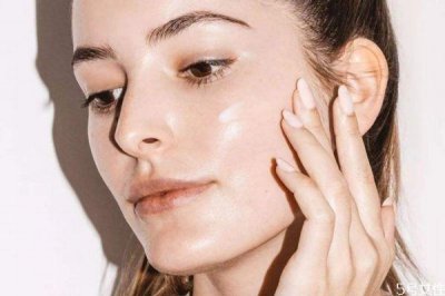 ​粉底液会闷痘痘吗 粉底液闷痘怎么补救