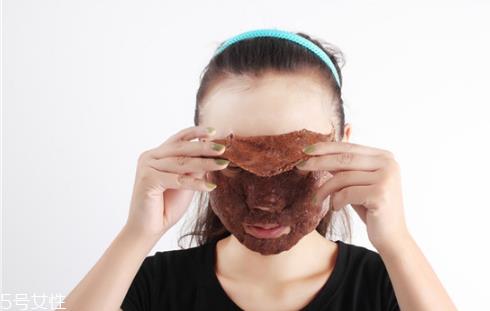 海藻面膜适合什么肌肤？教你分辨自己的肤质