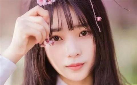 女生说我饿了该怎么回答,女生说我饿了怎么回答幽默一点