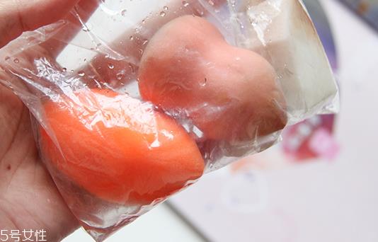 海绵粉扑如何清洗 怎么清理海绵粉扑 海绵粉扑如何清洗 怎么清理海绵粉扑