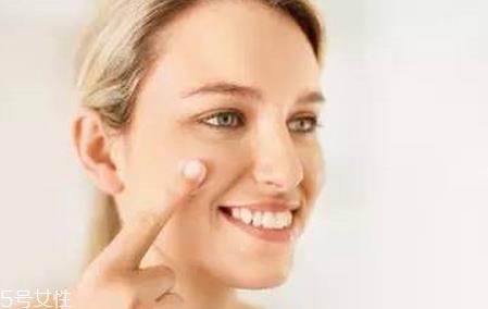 海绵粉扑如何清洗 怎么清理海绵粉扑 海绵粉扑如何清洗 怎么清理海绵粉扑