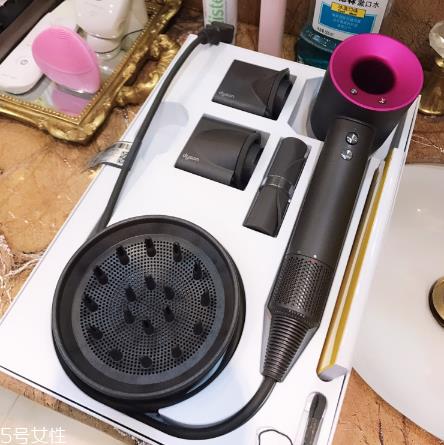 t3吹风机2i和博朗负离子卷发棒使用测评