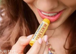 怎样区分劣质口红?没有备案千万不要用 怎样区分劣质口红?没有备案千万不要用