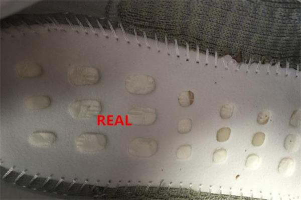 yeezy 350欧洲限定真假对比 椰子350欧洲限定真假鉴定 yeezy 350欧洲限定真假对比 椰子350欧洲限定真假鉴定