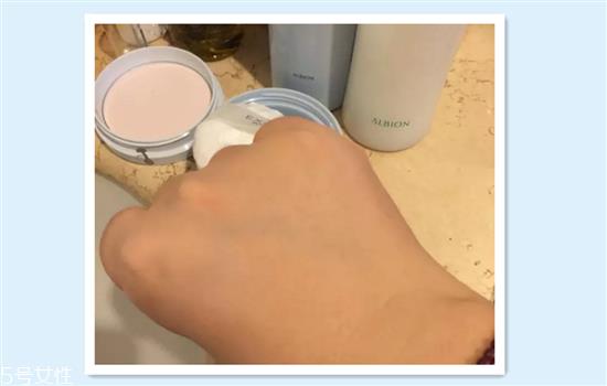 club晚安粉和奥尔滨哪个好对比 一分价钱一分货 club晚安粉和奥尔滨哪个好对比 一分价钱一分货