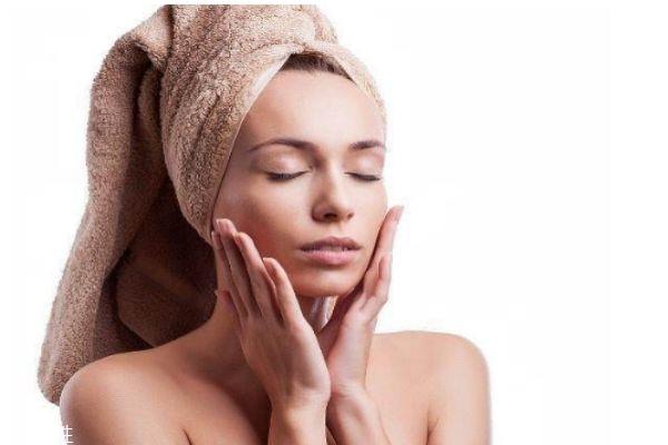 精华乳液是乳液吗 精华乳不可以代替乳液 精华乳液是乳液吗 精华乳不可以代替乳液