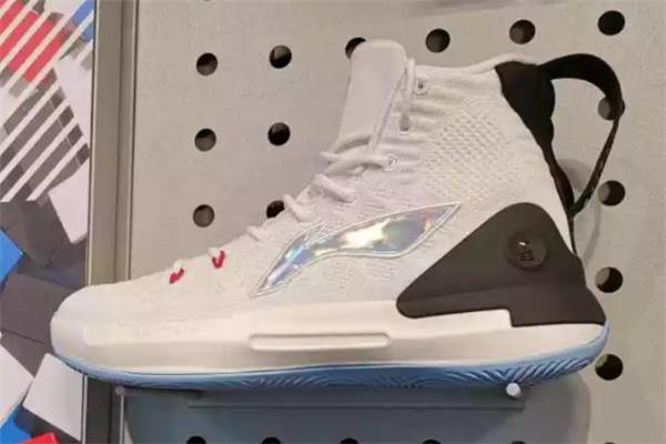 李宁驭帅13开箱测评 驭帅13首发配色谍照 李宁驭帅13开箱测评 驭帅13首发配色谍照