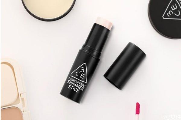 修容棒是干什么用的 修容粉和修容棒哪个好 修容棒是干什么用的 修容粉和修容棒哪个好