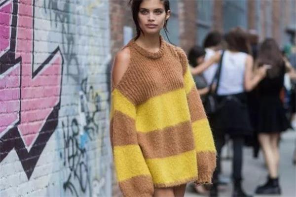 宽松毛衣搭配图片 学会这几种穿法 宽松毛衣搭配图片 学会这几种穿法