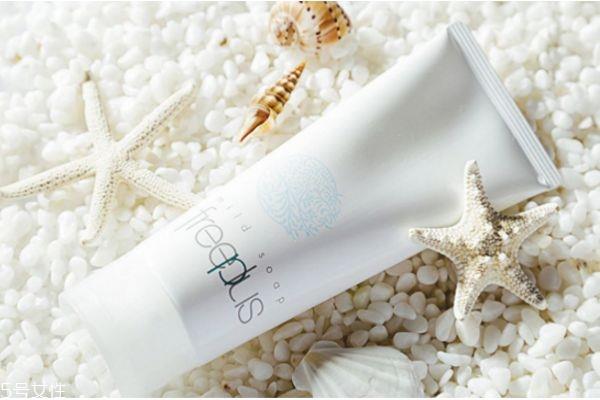 氨基酸洗面奶怎么用 都是正常操作 氨基酸洗面奶怎么用 都是正常操作