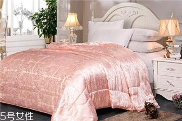 蚕丝被怎么鉴别 5招教你轻松鉴别 蚕丝被怎么鉴别 5招教你轻松鉴别